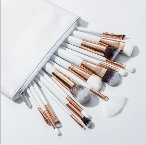 15-Piece Professional Makeup Brush Set – Face & Eye Brushes with Storage Bag | Blending & Precision Tools